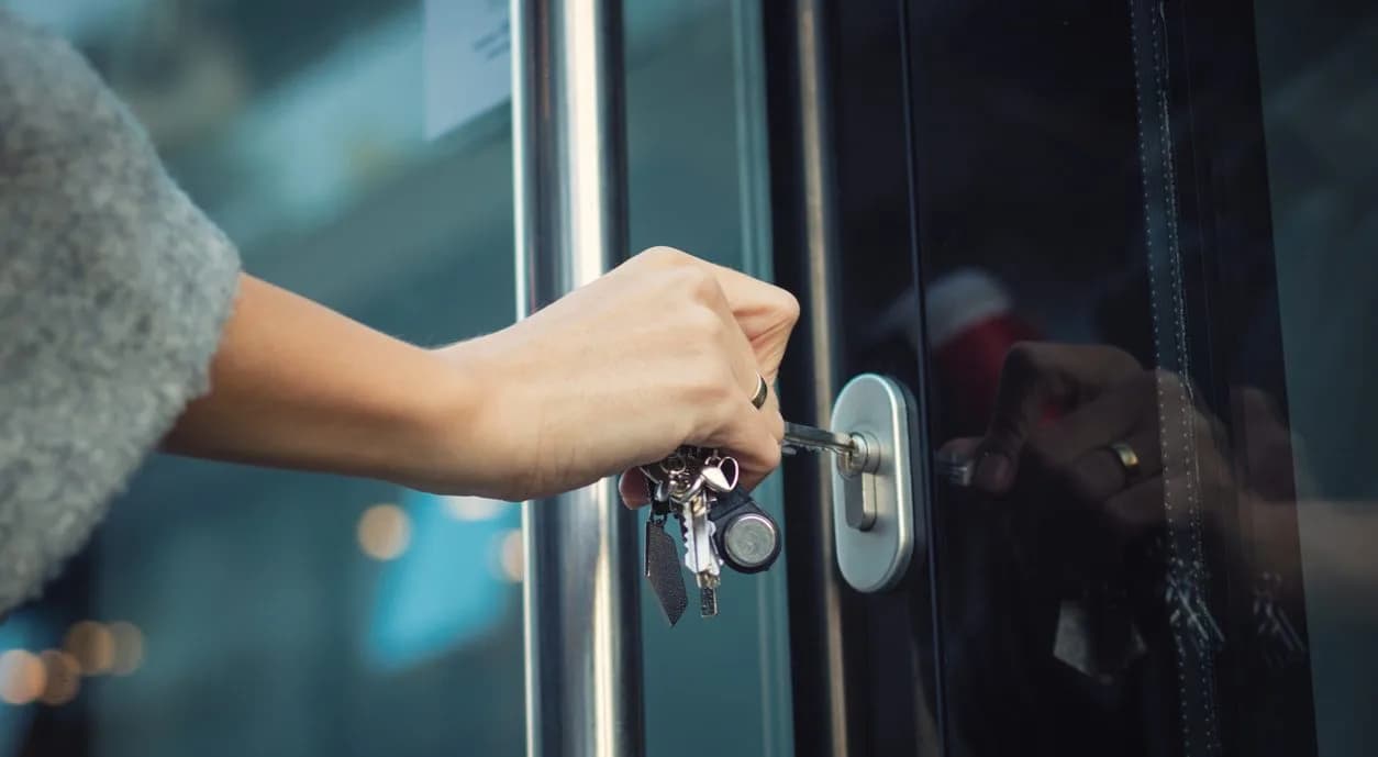 Key holder using keys on a commercial door lock